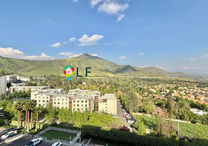 Amplio departamento, vista al valle de Huechuraba, condominio privado — Huechuraba